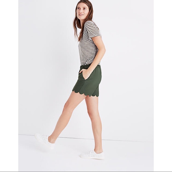 Madewell Scallop-Hem Pull-On Shorts in Army Green - Picture 2 of 10